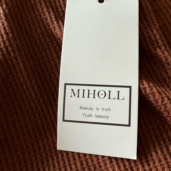 MIHOLL Top ( NWT) - Picture 8 of 9